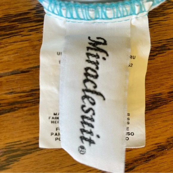 Miraclesuit swim top - Picture 3 of 4